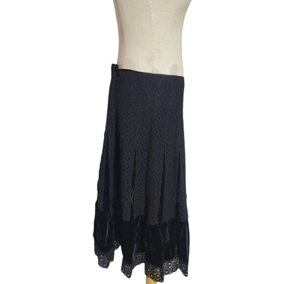 Michael Kors Black Crochet & Velvet Skirt NWT - Picture 2 of 7